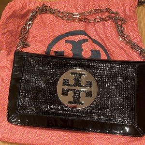 Like new Tory Burch shoulder bag in black